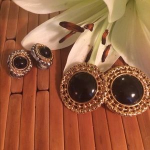 ⭐️2 pairs of Vintage 1980s Clip on Earrings⭐️